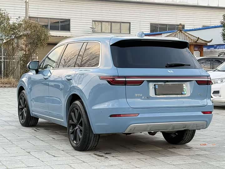 Фото 9 - LiXiang One