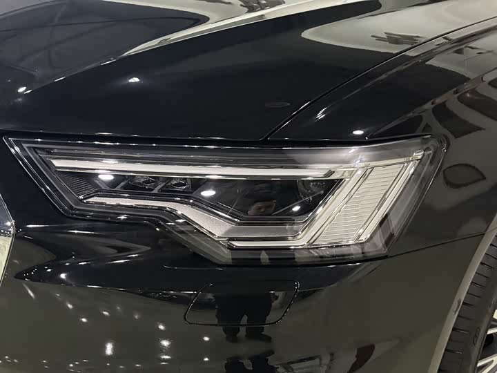 Фото 8 - Audi A6L