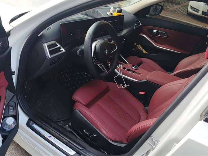 Photo 9 - BMW 3 Series