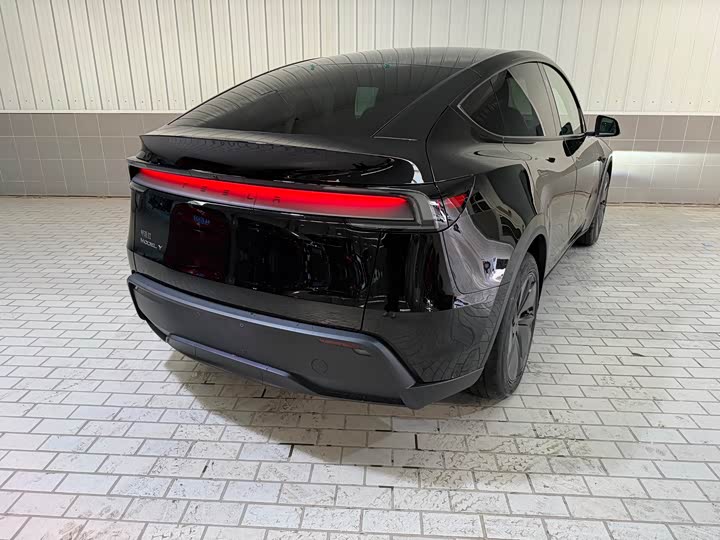 Фото 5 - Tesla Model Y