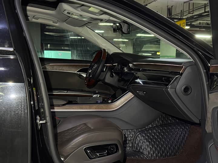 Фото 6 - Audi A8