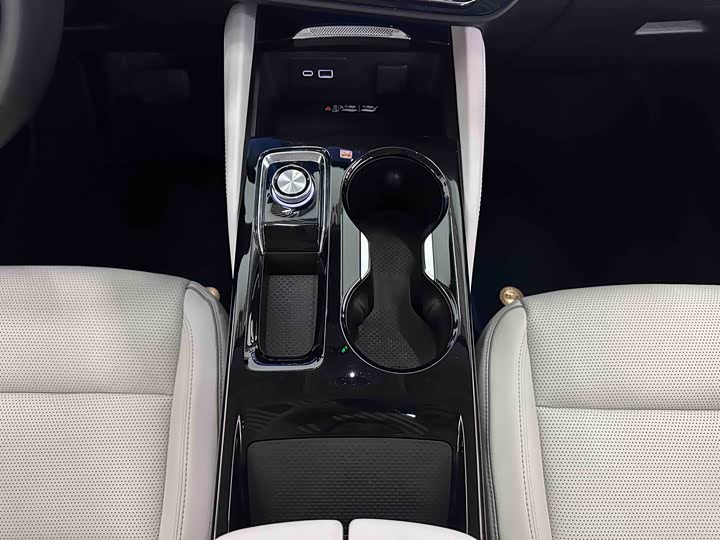 Фото 9 - Buick Envision Plus