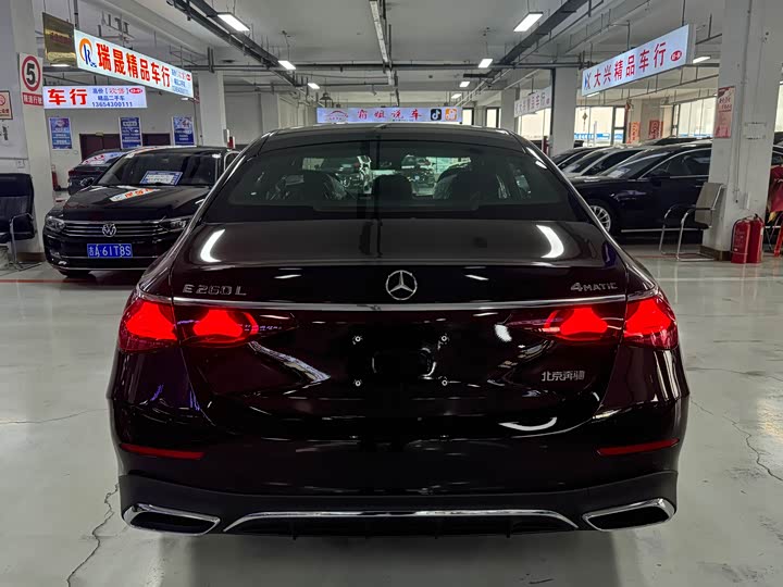 Photo 5 - Mercedes-Benz E-Class