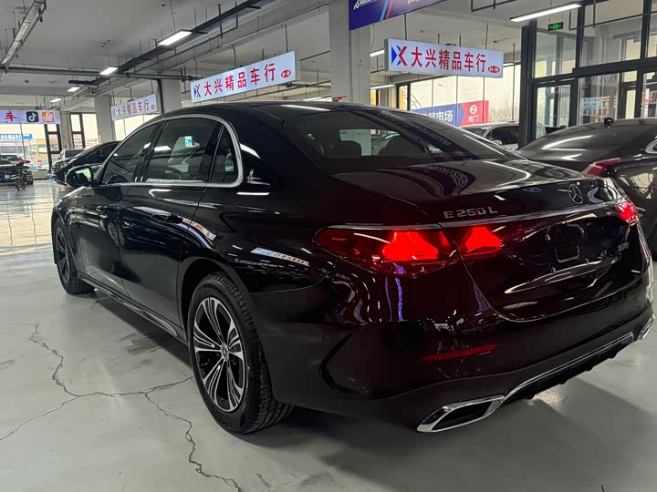 Photo 6 - Mercedes-Benz E-Class