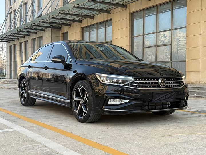 Фото 1 - Volkswagen Magotan