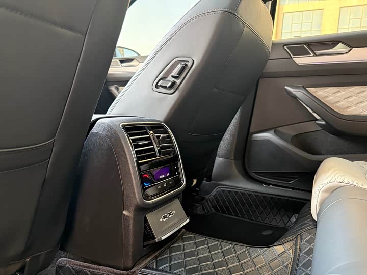 Фото 9 - Volkswagen Magotan