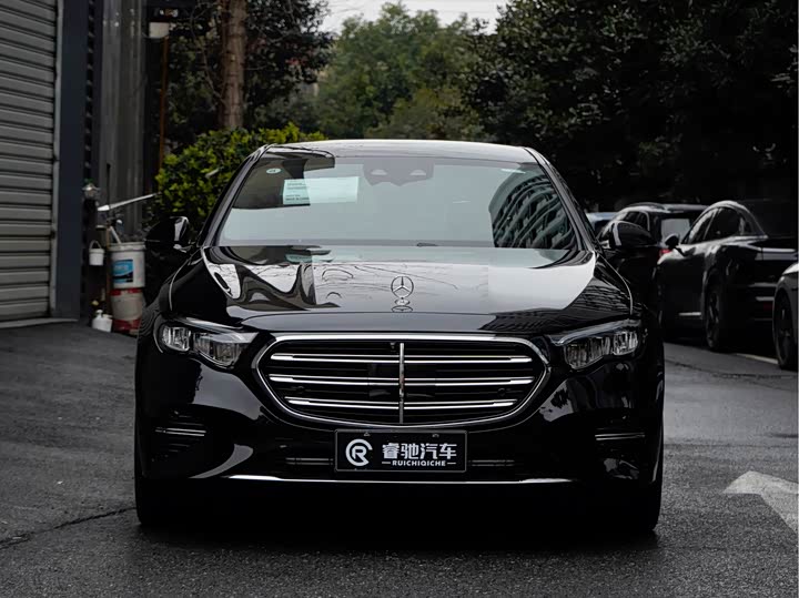 Photo 2 - Mercedes-Benz E-Class