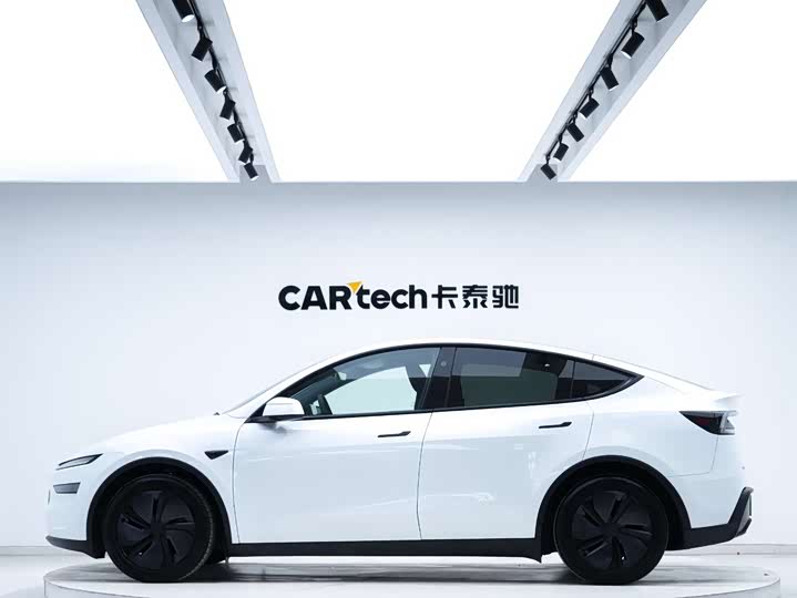 Фото 2 - Tesla Model Y