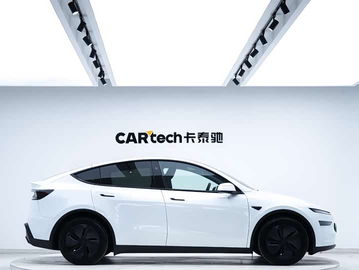 Фото 3 - Tesla Model Y