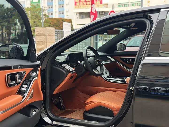 Photo 7 - Mercedes-Benz S-Class