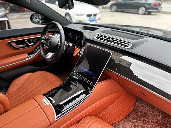 Photo 8 - Mercedes-Benz S-Class