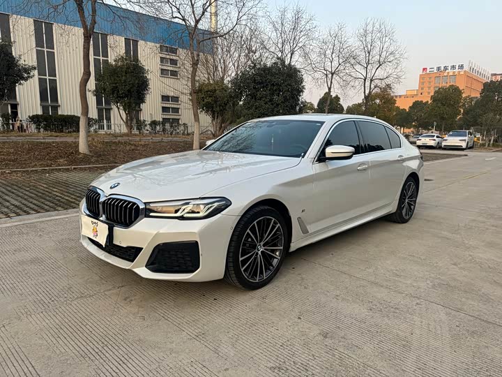 Фото 1 - BMW 5 Series