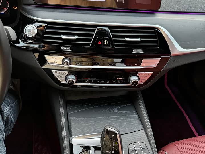 Фото 9 - BMW 5 Series