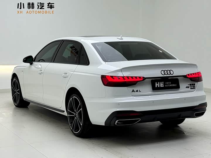 Фото 4 - Audi A4L