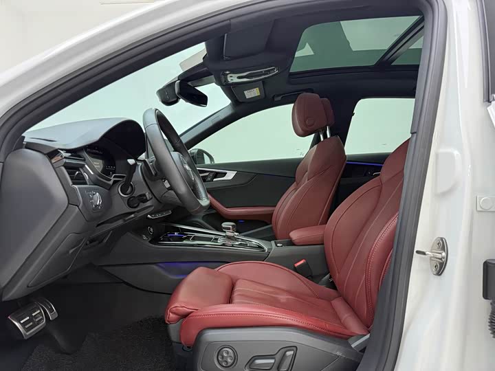 Фото 7 - Audi A4L