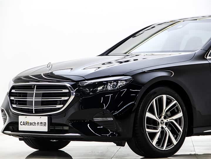 Photo 7 - Mercedes-Benz E-Class