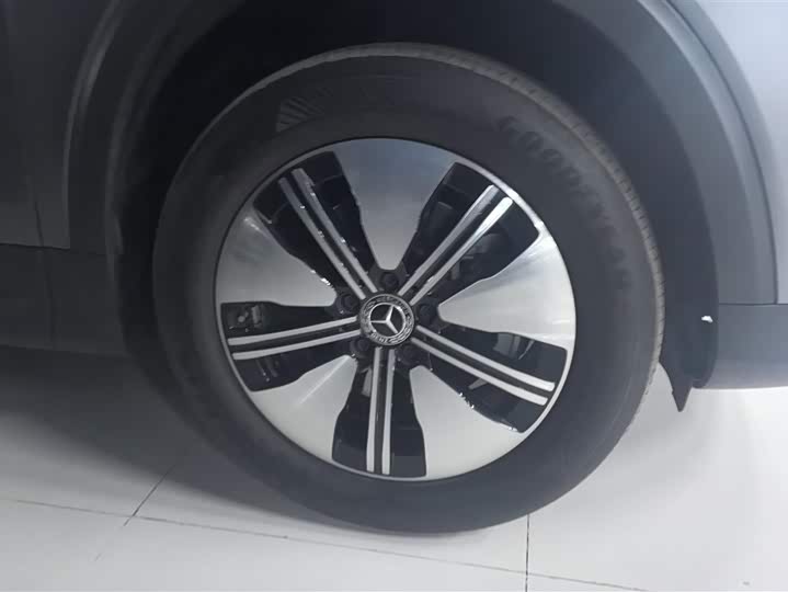 Фото 6 - Mercedes-Benz EQB