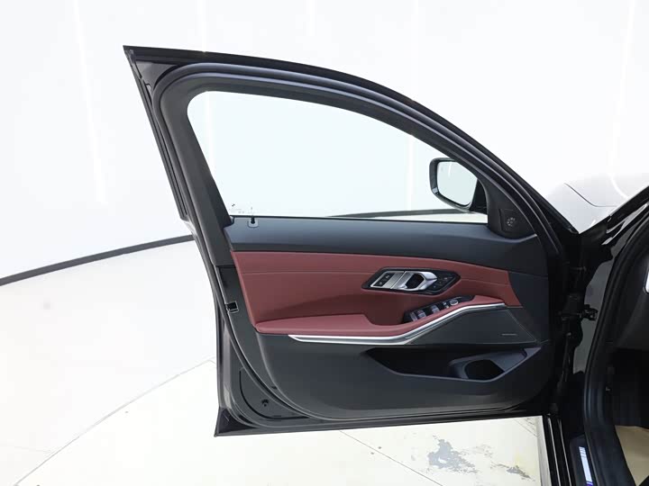 Фото 8 - BMW 3 Series