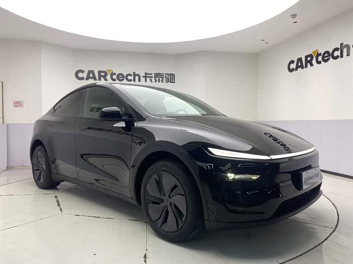 Фото 2 - Tesla Model Y