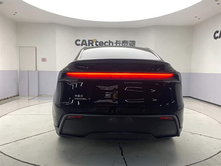 Фото 6 - Tesla Model Y