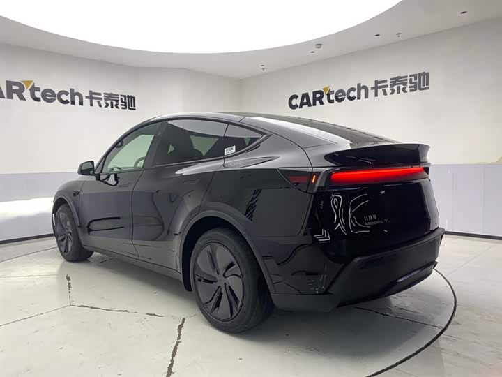 Фото 7 - Tesla Model Y