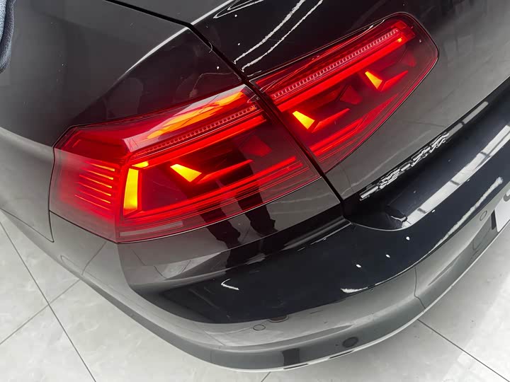 Фото 5 - Volkswagen Magotan