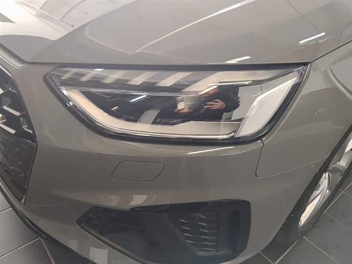 Фото 6 - Audi A4