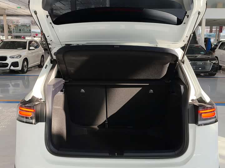 Photo 9 - Volkswagen Tharu