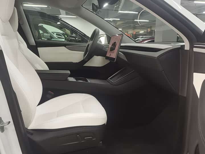 Фото 4 - Tesla Model Y