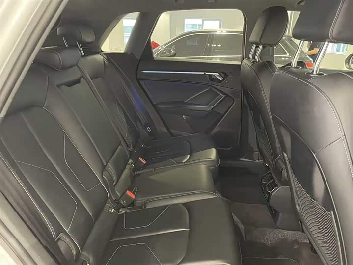 Фото 8 - Audi Q3