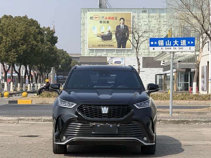 Фото 2 - Toyota Crown Kluger