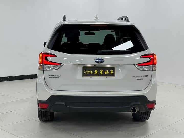 Фото 4 - Subaru Forester