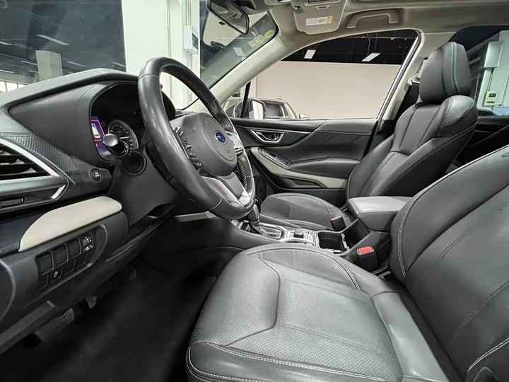 Фото 8 - Subaru Forester