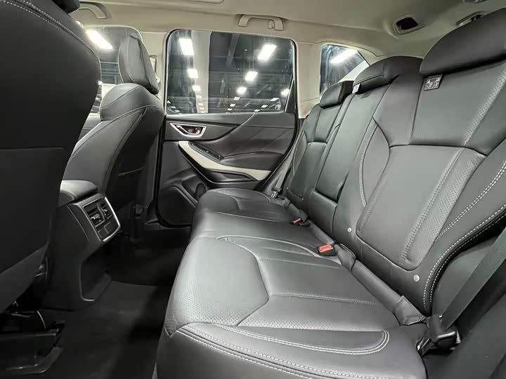 Фото 9 - Subaru Forester