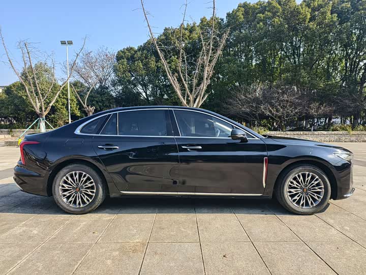 Фото 8 - Hongqi H5