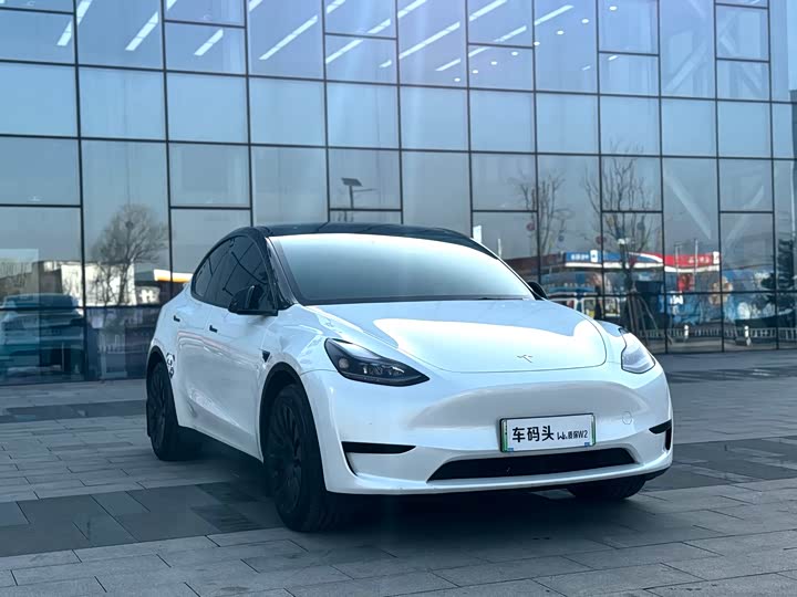 Фото 4 - Tesla Model Y