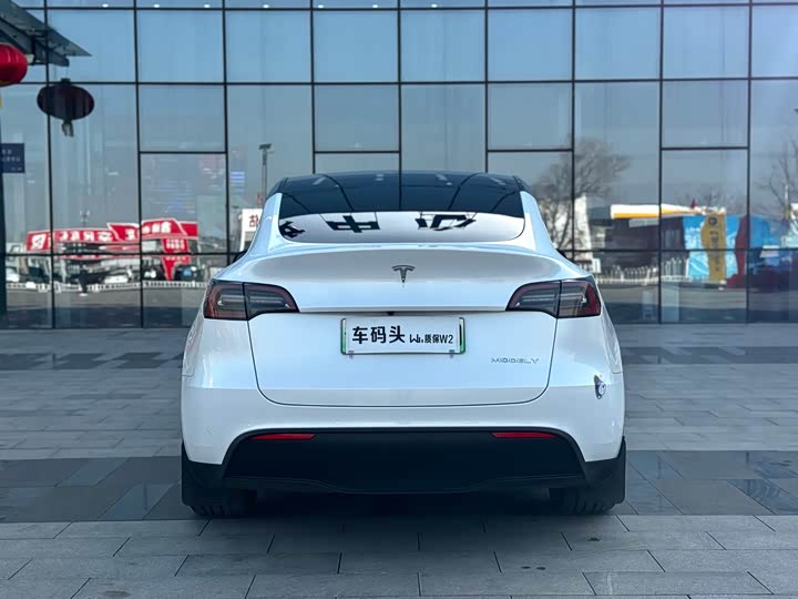Фото 8 - Tesla Model Y