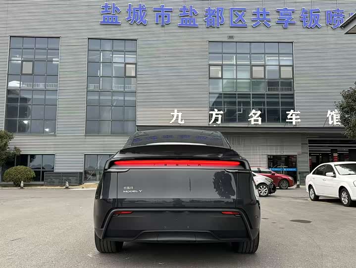 Фото 4 - Tesla Model Y