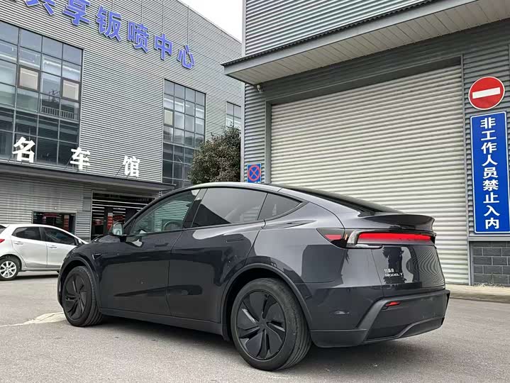 Фото 5 - Tesla Model Y