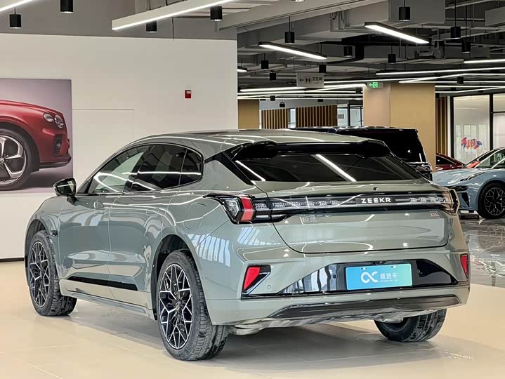 Photo 5 - Zeekr 001