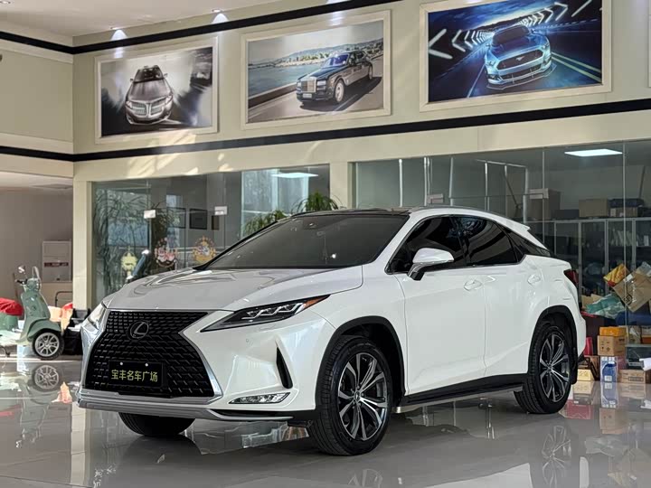 Фото 1 - Lexus RX