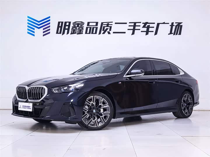 Фото 2 - BMW 5 Series