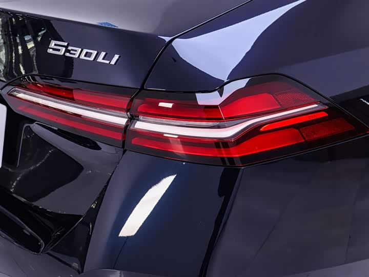 Фото 9 - BMW 5 Series