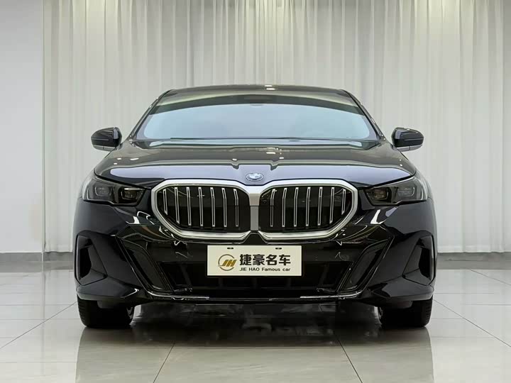 Фото 1 - BMW 5 Series