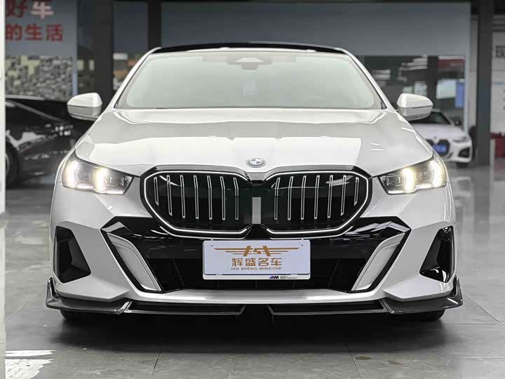 Фото 2 - BMW 5 Series