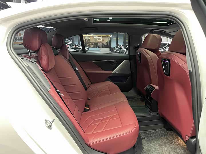 Фото 7 - BMW 5 Series