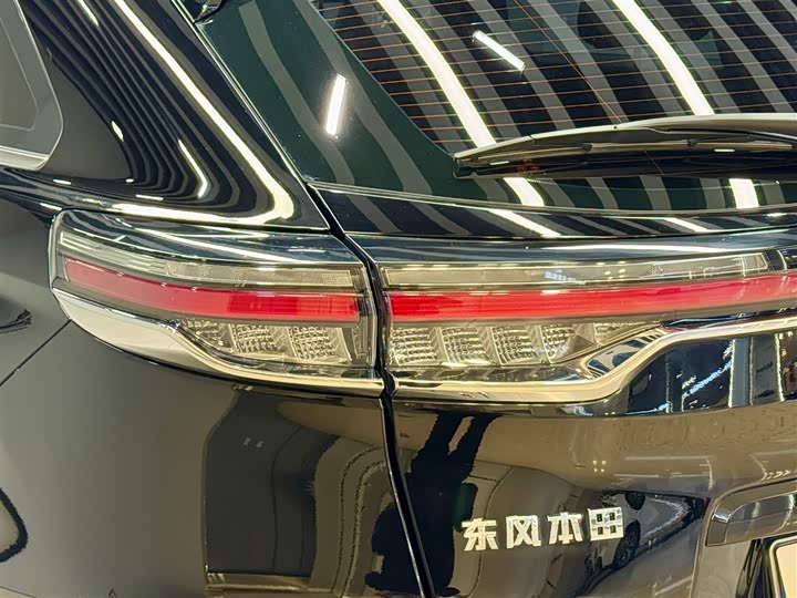 Фото 8 - Honda UR-V