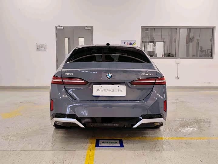 Фото 3 - BMW 5 Series