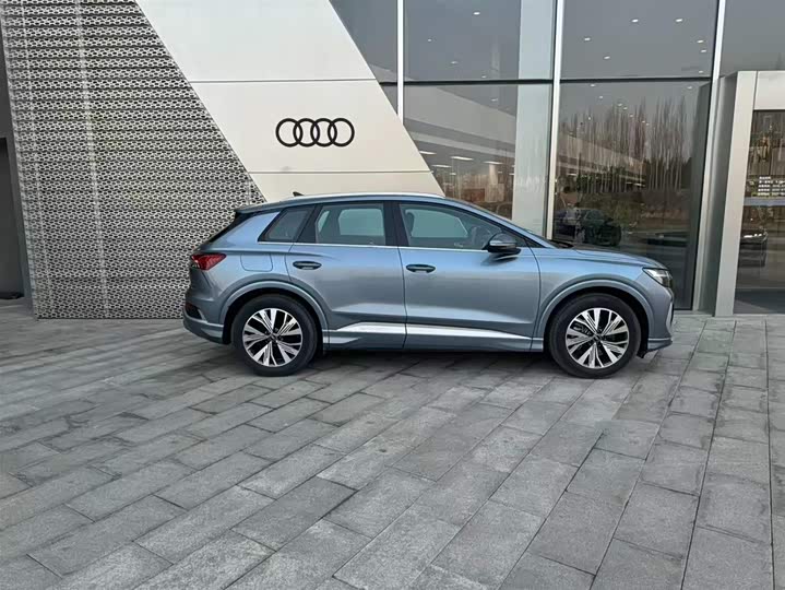 Фото 4 - Audi Q4 e-tron