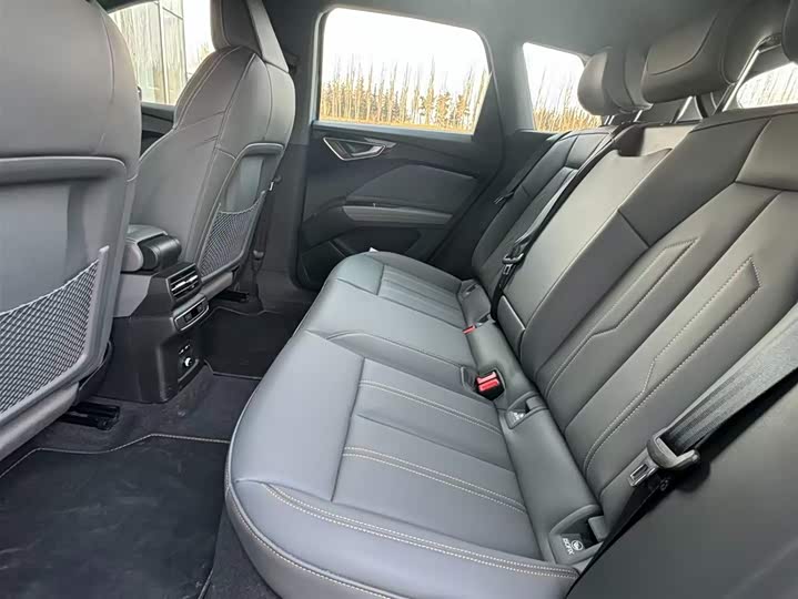 Фото 7 - Audi Q4 e-tron